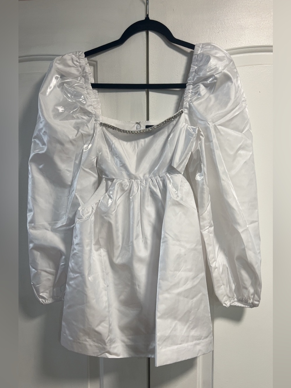DANIELLE BERNSTEIN White Satin Jewel-Trim Mini Dress size 00